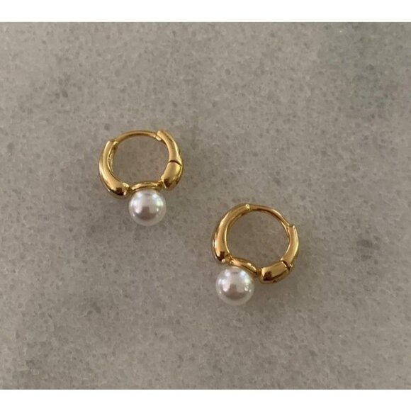 COPY - 18k Gold Chunky Pearl Huggie Hoop Earrings Brand New